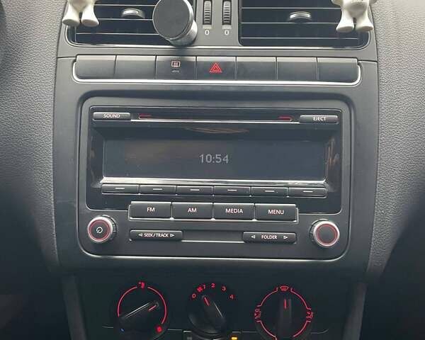 Белый Фольксваген Поло, объемом двигателя 1.2 л и пробегом 243 тыс. км за 5700 $, фото 12 на Automoto.ua