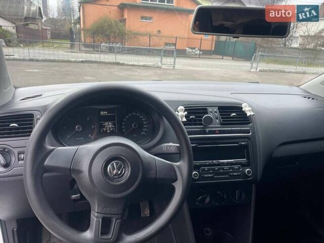 Белый Фольксваген Поло, объемом двигателя 1.2 л и пробегом 243 тыс. км за 5700 $, фото 11 на Automoto.ua