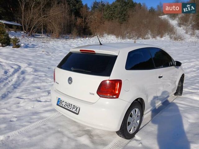 Белый Фольксваген Поло, объемом двигателя 1.2 л и пробегом 258 тыс. км за 6300 $, фото 3 на Automoto.ua
