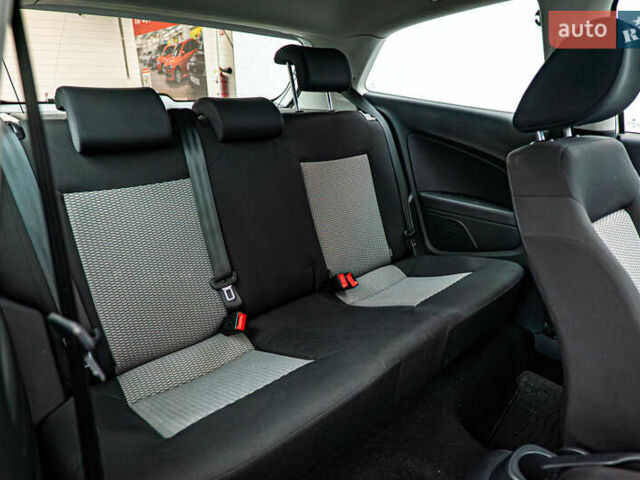 Белый Фольксваген Поло, объемом двигателя 1.2 л и пробегом 180 тыс. км за 6123 $, фото 16 на Automoto.ua