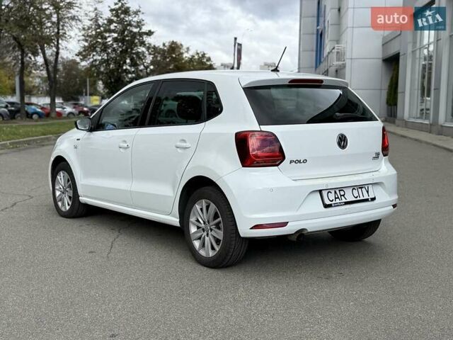 Білий Фольксваген Поло, об'ємом двигуна 1.2 л та пробігом 132 тис. км за 8300 $, фото 4 на Automoto.ua