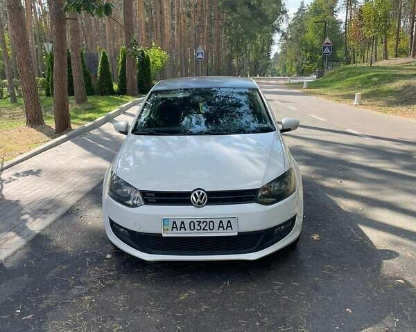 Белый Фольксваген Поло, объемом двигателя 1.39 л и пробегом 159 тыс. км за 8000 $, фото 11 на Automoto.ua