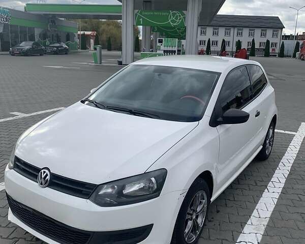 Білий Фольксваген Поло, об'ємом двигуна 1.2 л та пробігом 233 тис. км за 6650 $, фото 1 на Automoto.ua