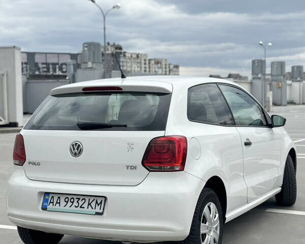 Білий Фольксваген Поло, об'ємом двигуна 1.2 л та пробігом 240 тис. км за 5047 $, фото 3 на Automoto.ua