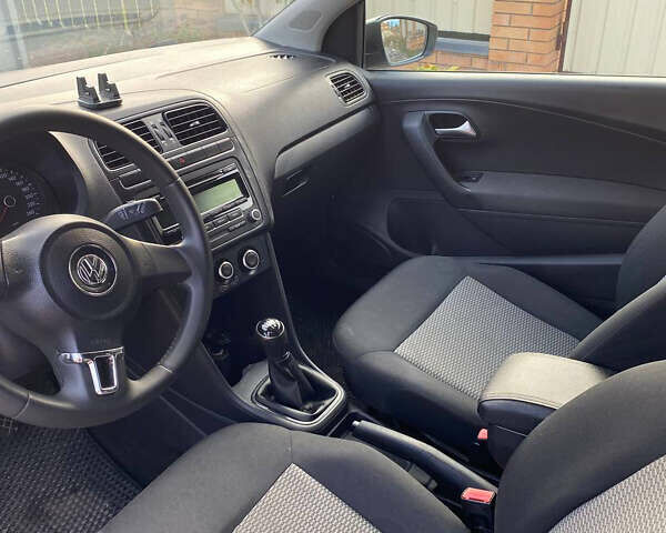 Білий Фольксваген Поло, об'ємом двигуна 1.2 л та пробігом 253 тис. км за 4800 $, фото 4 на Automoto.ua