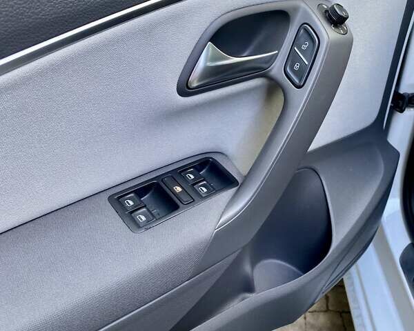 Білий Фольксваген Поло, об'ємом двигуна 1.2 л та пробігом 232 тис. км за 10200 $, фото 13 на Automoto.ua