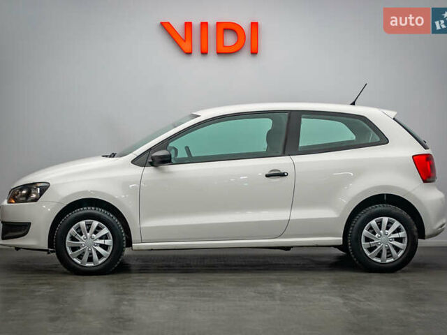 Белый Фольксваген Поло, объемом двигателя 1.2 л и пробегом 180 тыс. км за 6123 $, фото 2 на Automoto.ua