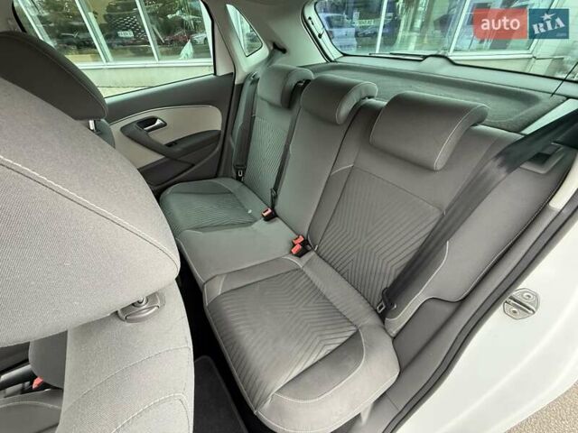 Білий Фольксваген Поло, об'ємом двигуна 1.2 л та пробігом 132 тис. км за 8300 $, фото 17 на Automoto.ua