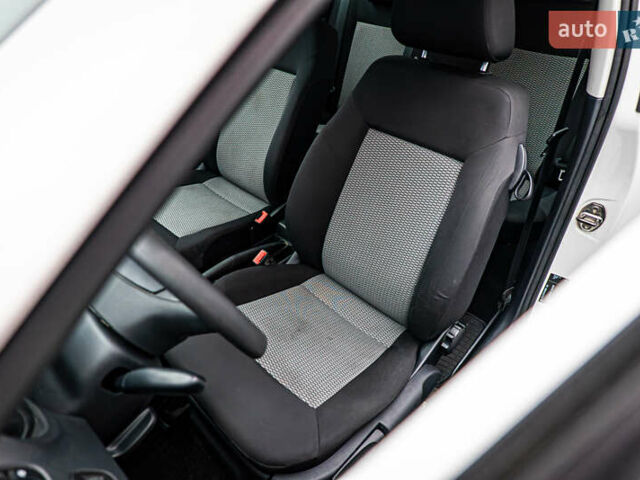 Белый Фольксваген Поло, объемом двигателя 1.2 л и пробегом 180 тыс. км за 6123 $, фото 8 на Automoto.ua