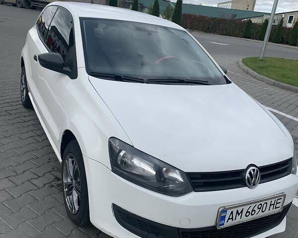 Білий Фольксваген Поло, об'ємом двигуна 1.2 л та пробігом 233 тис. км за 6650 $, фото 5 на Automoto.ua