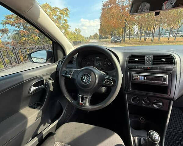 Білий Фольксваген Поло, об'ємом двигуна 1.2 л та пробігом 265 тис. км за 6100 $, фото 8 на Automoto.ua