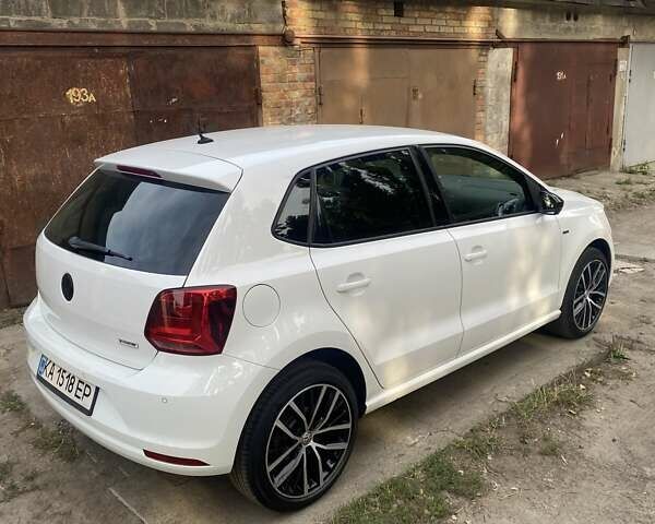 Білий Фольксваген Поло, об'ємом двигуна 1.2 л та пробігом 232 тис. км за 10200 $, фото 2 на Automoto.ua