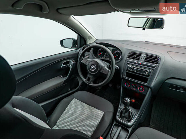 Белый Фольксваген Поло, объемом двигателя 1.2 л и пробегом 180 тыс. км за 6123 $, фото 10 на Automoto.ua