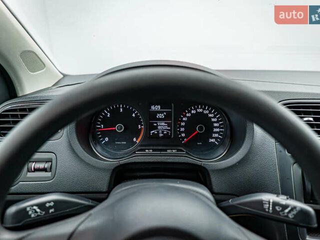 Белый Фольксваген Поло, объемом двигателя 1.2 л и пробегом 180 тыс. км за 6123 $, фото 12 на Automoto.ua