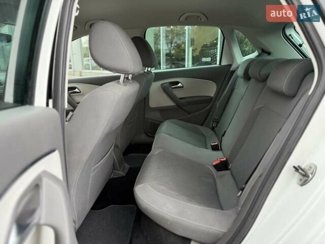 Білий Фольксваген Поло, об'ємом двигуна 1.2 л та пробігом 132 тис. км за 8300 $, фото 16 на Automoto.ua