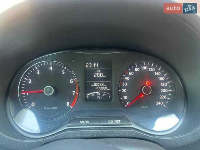 Білий Фольксваген Поло, об'ємом двигуна 1.39 л та пробігом 159 тис. км за 7000 $, фото 2 на Automoto.ua