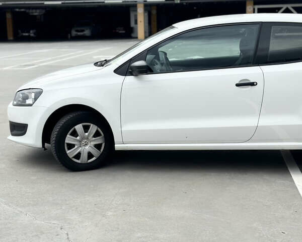 Білий Фольксваген Поло, об'ємом двигуна 1.2 л та пробігом 240 тис. км за 5047 $, фото 5 на Automoto.ua