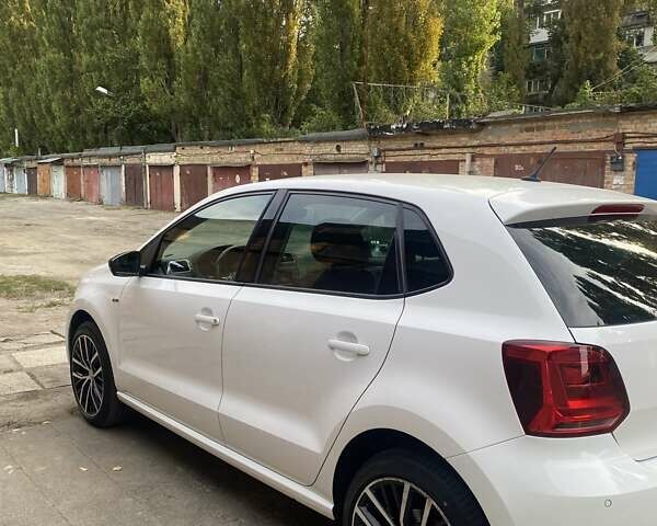 Білий Фольксваген Поло, об'ємом двигуна 1.2 л та пробігом 232 тис. км за 10200 $, фото 6 на Automoto.ua