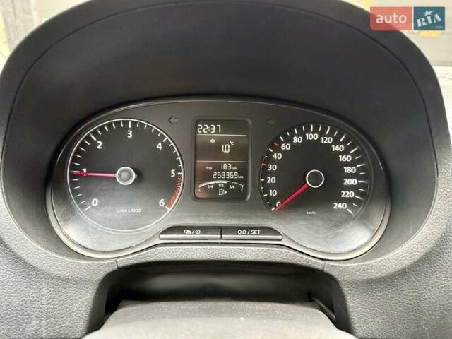 Белый Фольксваген Поло, объемом двигателя 1.2 л и пробегом 268 тыс. км за 6300 $, фото 13 на Automoto.ua