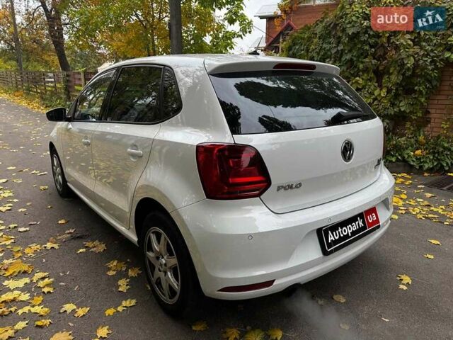 Белый Фольксваген Поло, объемом двигателя 1.2 л и пробегом 238 тыс. км за 9490 $, фото 8 на Automoto.ua