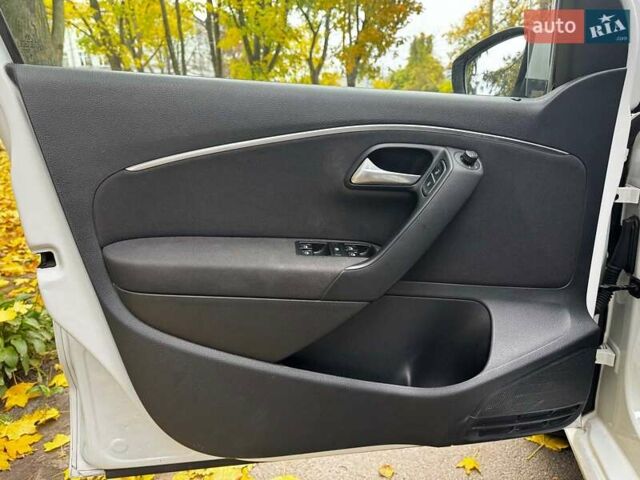 Белый Фольксваген Поло, объемом двигателя 1.2 л и пробегом 238 тыс. км за 9490 $, фото 9 на Automoto.ua