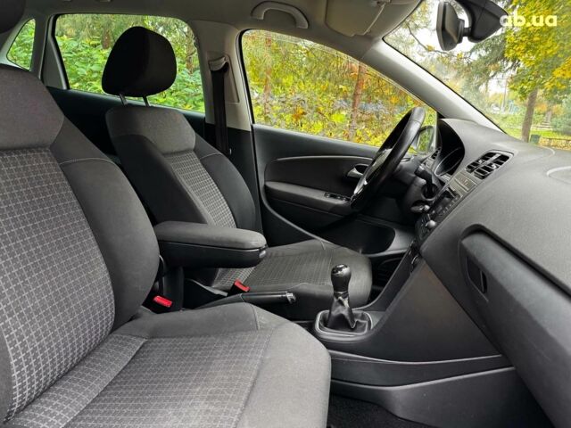 Белый Фольксваген Поло, объемом двигателя 1.2 л и пробегом 238 тыс. км за 9490 $, фото 29 на Automoto.ua