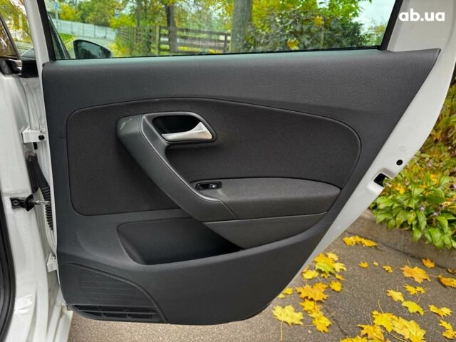 Белый Фольксваген Поло, объемом двигателя 1.2 л и пробегом 238 тыс. км за 9490 $, фото 25 на Automoto.ua