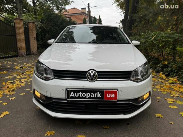 Белый Фольксваген Поло, объемом двигателя 1.2 л и пробегом 238 тыс. км за 9490 $, фото 1 на Automoto.ua