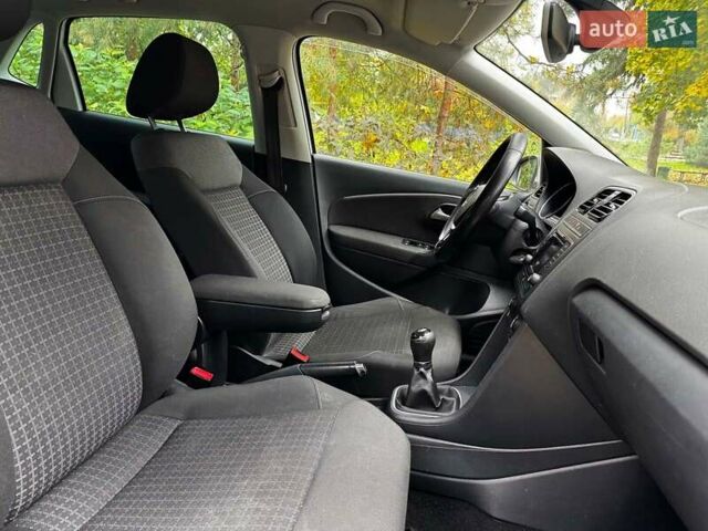 Белый Фольксваген Поло, объемом двигателя 1.2 л и пробегом 238 тыс. км за 9490 $, фото 30 на Automoto.ua