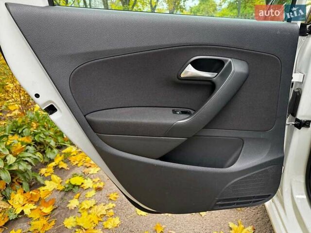 Белый Фольксваген Поло, объемом двигателя 1.2 л и пробегом 238 тыс. км за 9490 $, фото 22 на Automoto.ua