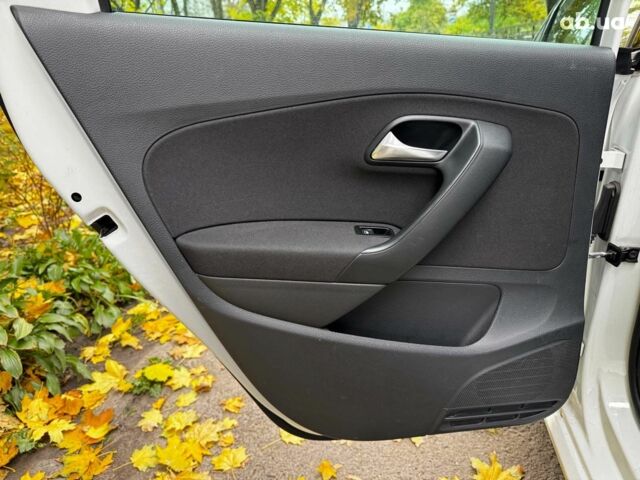 Белый Фольксваген Поло, объемом двигателя 1.2 л и пробегом 238 тыс. км за 9490 $, фото 22 на Automoto.ua