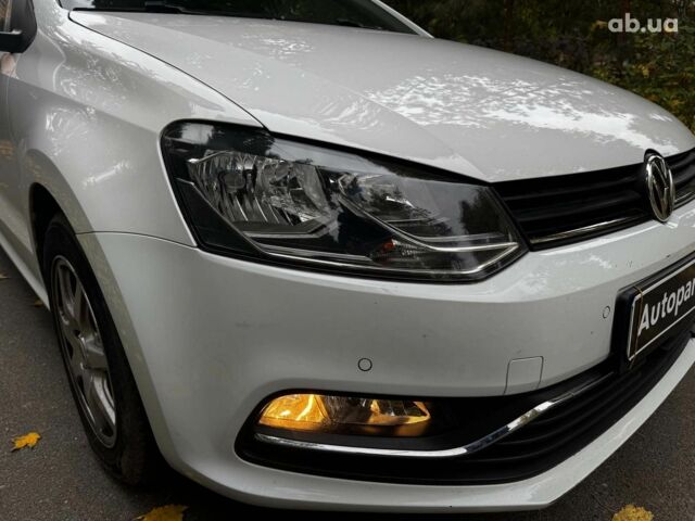Белый Фольксваген Поло, объемом двигателя 1.2 л и пробегом 238 тыс. км за 9490 $, фото 3 на Automoto.ua