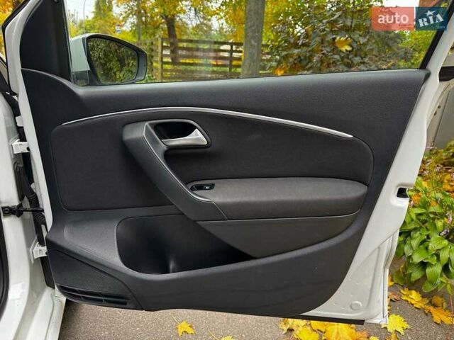 Белый Фольксваген Поло, объемом двигателя 1.2 л и пробегом 238 тыс. км за 9490 $, фото 27 на Automoto.ua