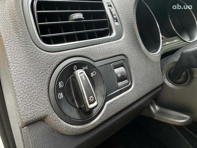 Белый Фольксваген Поло, объемом двигателя 1.2 л и пробегом 238 тыс. км за 9490 $, фото 11 на Automoto.ua