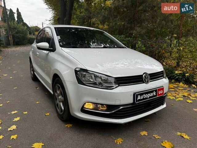 Белый Фольксваген Поло, объемом двигателя 1.2 л и пробегом 238 тыс. км за 9490 $, фото 2 на Automoto.ua