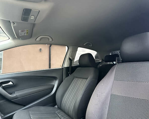 Белый Фольксваген Поло, объемом двигателя 1.2 л и пробегом 217 тыс. км за 5950 $, фото 16 на Automoto.ua