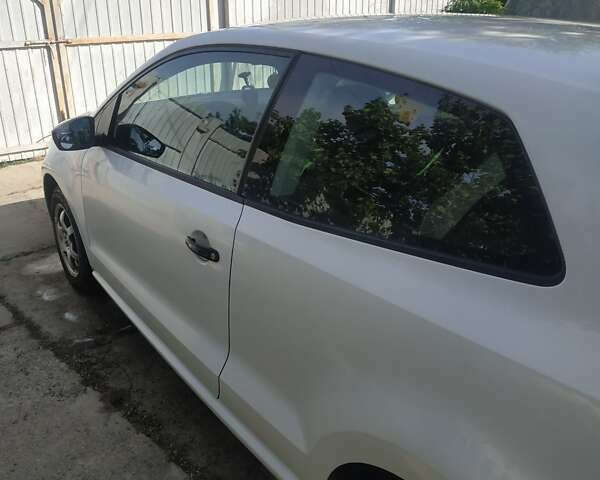 Белый Фольксваген Поло, объемом двигателя 1.2 л и пробегом 233 тыс. км за 6300 $, фото 11 на Automoto.ua