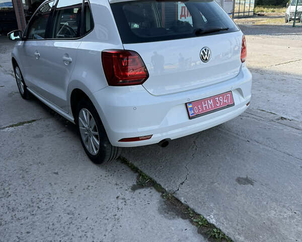 Білий Фольксваген Поло, об'ємом двигуна 1.4 л та пробігом 143 тис. км за 10700 $, фото 2 на Automoto.ua