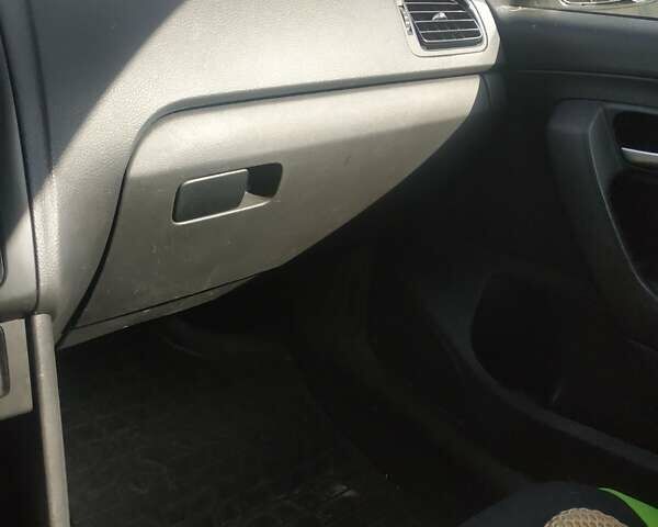 Белый Фольксваген Поло, объемом двигателя 1.2 л и пробегом 233 тыс. км за 6300 $, фото 6 на Automoto.ua