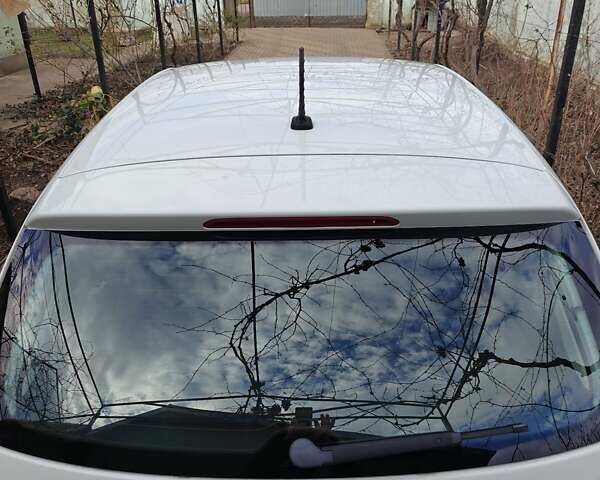 Белый Фольксваген Поло, объемом двигателя 1.2 л и пробегом 170 тыс. км за 7300 $, фото 8 на Automoto.ua