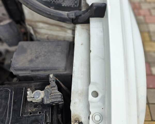 Белый Фольксваген Поло, объемом двигателя 1.2 л и пробегом 170 тыс. км за 7300 $, фото 22 на Automoto.ua