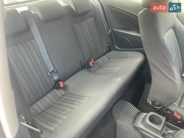 Білий Фольксваген Поло, об'ємом двигуна 1.2 л та пробігом 240 тис. км за 5800 $, фото 13 на Automoto.ua