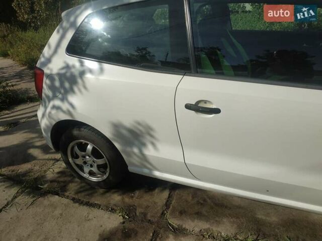 Белый Фольксваген Поло, объемом двигателя 1.2 л и пробегом 233 тыс. км за 6300 $, фото 13 на Automoto.ua