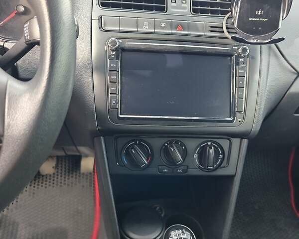 Белый Фольксваген Поло, объемом двигателя 1.2 л и пробегом 170 тыс. км за 7300 $, фото 15 на Automoto.ua