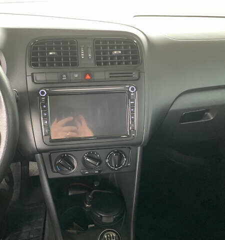 Білий Фольксваген Поло, об'ємом двигуна 1.2 л та пробігом 181 тис. км за 6500 $, фото 14 на Automoto.ua