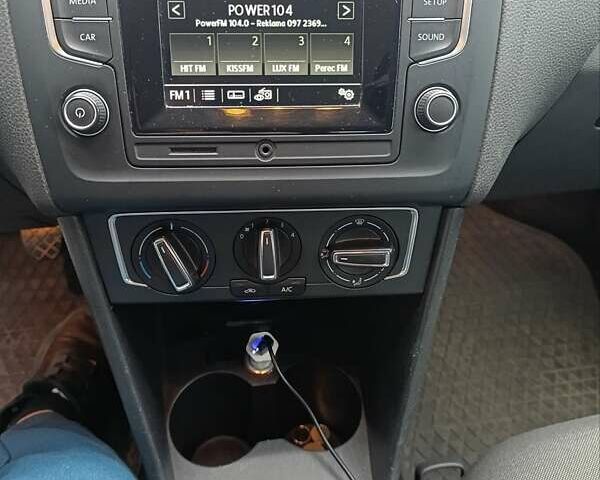 Білий Фольксваген Поло, об'ємом двигуна 1.42 л та пробігом 215 тис. км за 10000 $, фото 21 на Automoto.ua