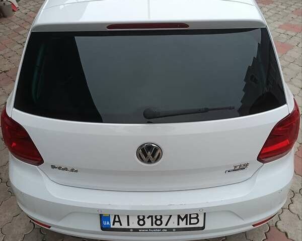 Білий Фольксваген Поло, об'ємом двигуна 1.42 л та пробігом 215 тис. км за 10000 $, фото 2 на Automoto.ua