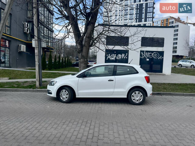Белый Фольксваген Поло, объемом двигателя 1.2 л и пробегом 200 тыс. км за 6300 $, фото 2 на Automoto.ua