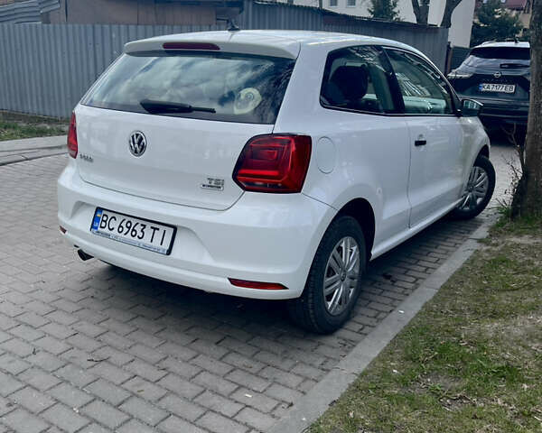 Белый Фольксваген Поло, объемом двигателя 1.2 л и пробегом 200 тыс. км за 6300 $, фото 3 на Automoto.ua