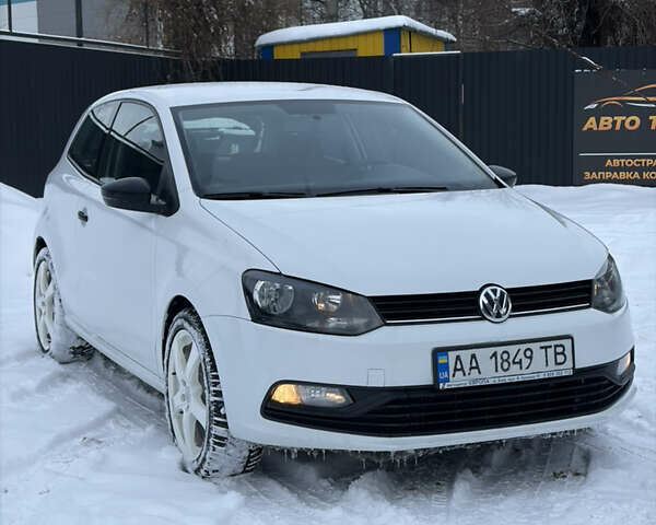 Белый Фольксваген Поло, объемом двигателя 1.2 л и пробегом 222 тыс. км за 5970 $, фото 6 на Automoto.ua